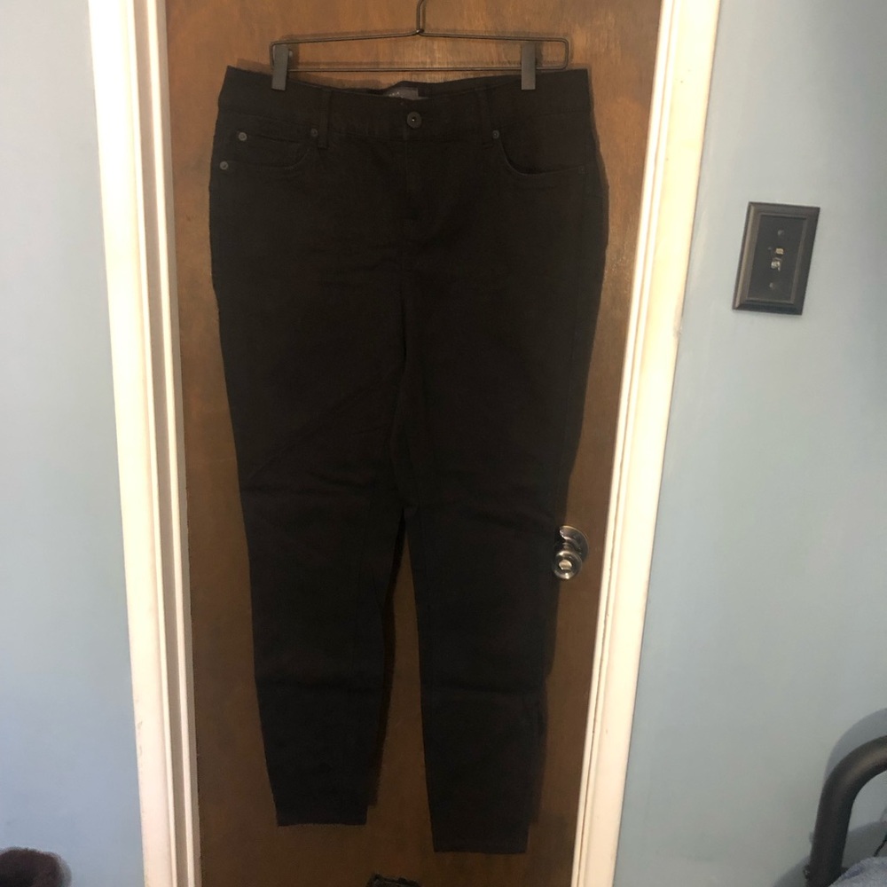 Black Torrid jeans size 16T. EUC.